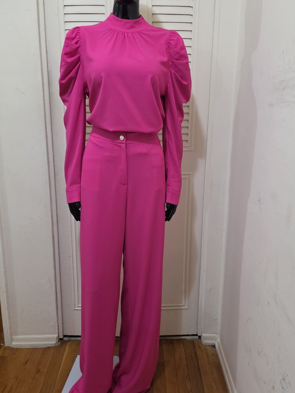 Fuchsia High-Waist Wide-Leg Pants with Matching Puff-Sleeve Top
